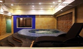 استخر هتل عباسی اصفهان - رزو آنی بلیت استخر 