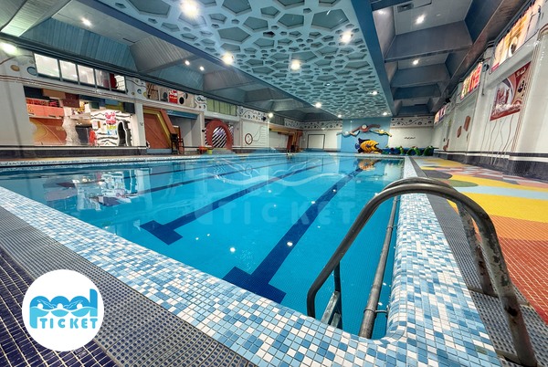 تصویر استخر سرپوشیده پارک آبی قصر آبی پارس اسلامشهر