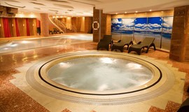 استخر هتل بزرگ شیراز