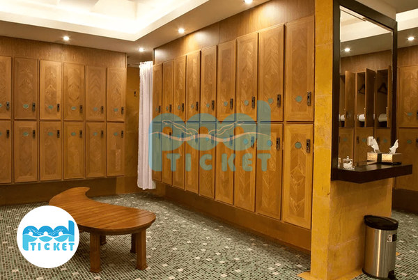 رخت‌کن استخر هتل بزرگ شیراز عکس‌ها