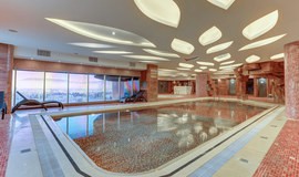 عکس استخر هتل بزرگ شیراز