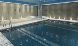 استخر هتل شیرازیس