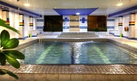 استخر هتل کوروش چالوس - برگ تخفیف استخر هتل کوروش چالوس در پول تیکت	