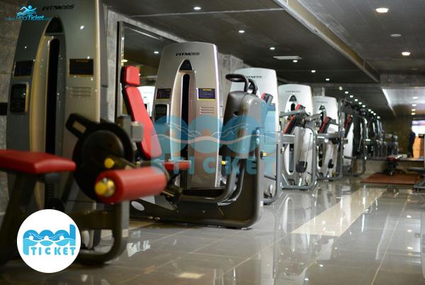 باشگاه بدنسازی استخر مرکز تجارت جهانی فردوسی تهران عکس