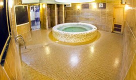 استخر هتل آرین شیراز - خرید بلیت استخر هتل آرین با تخفیف در پول تیکت