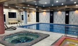 استخر و باشگاه هتل سپاهان اصفهان - تخفیف از پولتیکت