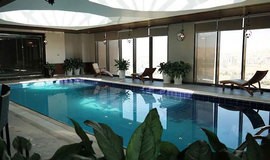 استخر مجموعه ورزشی هتل آنا - رزرو آنلاین بلیط استخر