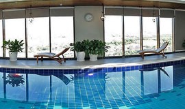 استخر مجموعه ورزشی هتل آنا - پولتیکت