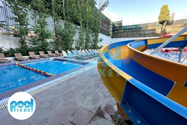 سرسره استخر روباز بلو اوشن تهران عکس