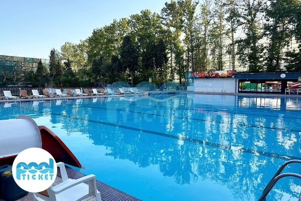 استخر روباز بانوان اکباتان عکس