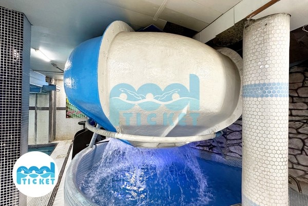 چاله فضایی استخر ترنج نیروهوایی تهران عکس