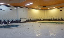 جکوزی و حوضچه آب سرد استخر فجر میانه همراه با تخفیف ویژه