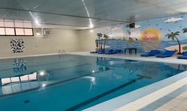 عکس محوطه استخر ورزنده تهران