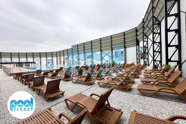 عکس محوطه استخر روباز ستاره باران شهرزیبا تهران