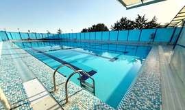 عکس استخر چهارفصل و روباز بهشت مادران تهران