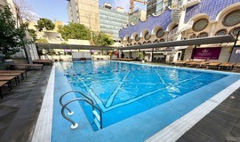 استخر روباز هتل پارسیان تهران عکس