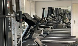 باشگاه بدنسازی کشاورز تهران