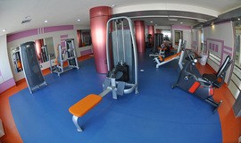 عکس‌های سالن بدنسازی پارک آبی ساحلی آفتاب مشهد