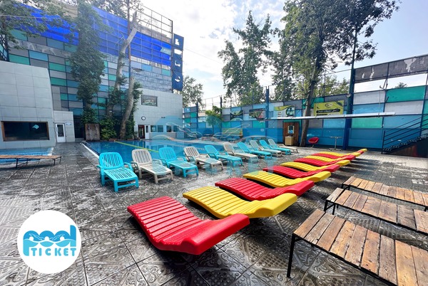 عکس‌های تخت‌های آفتاب روباز سرو جماران تهران	