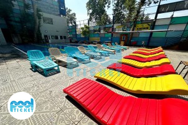 عکس‌ تخت‌های آفتاب روباز سرو جماران تهران	