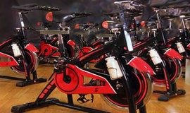 مجموعه ورزشی اریکه طلایی کرج - خرید بلیت استخر و باشگاه بدنسازی در پول تیکت 