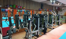 باشگاه بدنسازی بانوان توحید مشهد