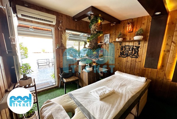 عکس اتاق ماساژ استخر روباز بلوط ولنجک تهران