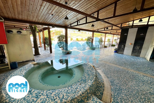 تصویر جکوزی استخر چهارفصل و روباز بلوط ولنجک تهران