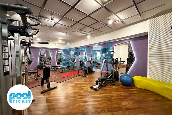 عکس‌های سالن بدنسازی استخر هتل رکسان و رمیس تهران