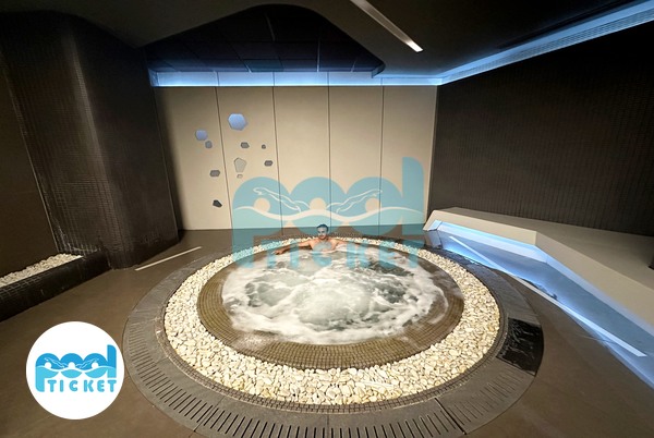 عکس جکوزی استخر هتل رکسان و رمیس تهران