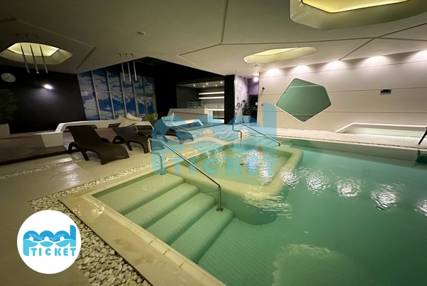 فضای استخر هتل رکسان و رمیس تهران عکس 