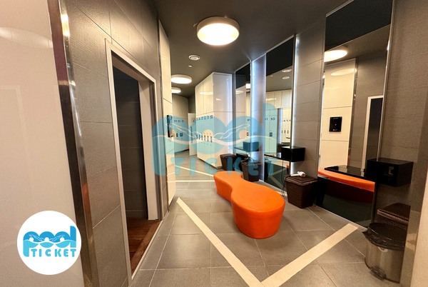 رخت‌کن استخر هتل رکسان و رمیس تهران (دوقلو همراه باشگاه) عکسها