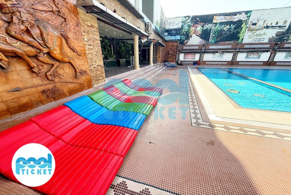 تصویر محوطه استخر چهارفصل و روباز هودین و هورام تهرانسر