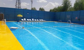 عکس استخر چهارفصل و روباز دهکده چادگان اصفهان