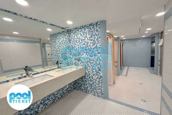 تصویر محوطه استخر هتل نورالحیات تهران