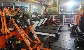 تردمیل - باشگاه بدنسازی مردان آهنین اصفهان