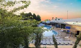 عکسها استخر چهارفصل و روباز بانوان باشگاه انقلاب بلو ویژن تهران