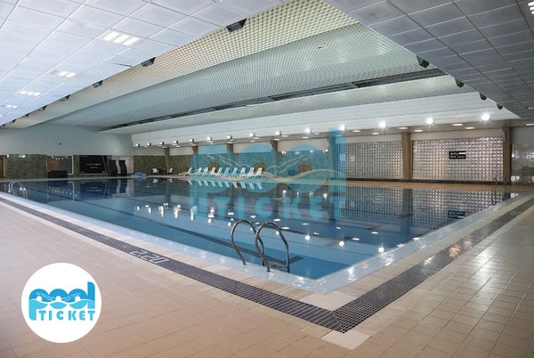 تصویر استخر چهارفصل و روباز بانوان باشگاه انقلاب بلو ویژن تهران