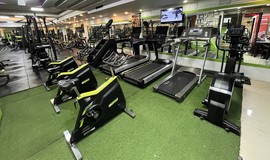 محوطه باشگاه بدنسازی نیترو قم عکس