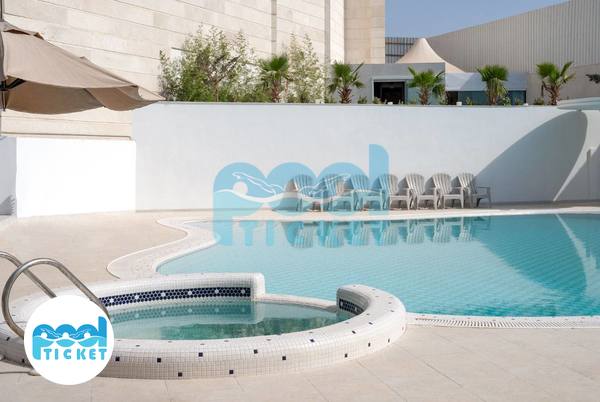 تصویر جکوزی استخر روباز و سرپوشیده آکوا پلازا قزوین