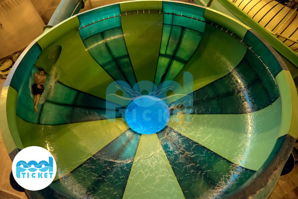 چاله فضایی پارک آبی سرزمین موج های آبی مشهد تصویر