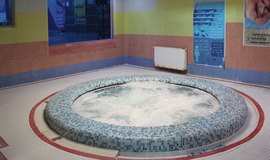 جکوزی استخر دلفین شهر پرند تهران تصویر