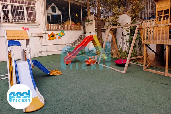 عکس محوطه بازی استخر و مهد شنای باغ سبز لاکی تهران
