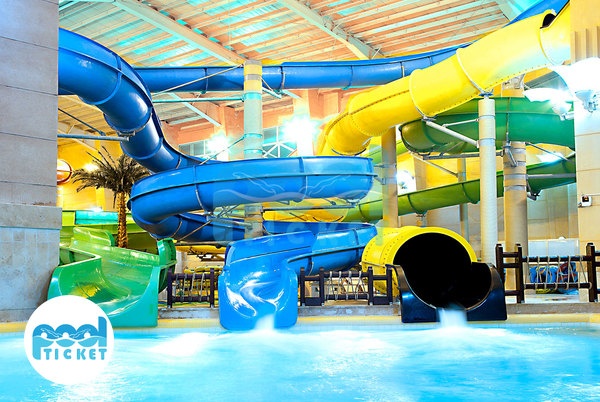 عکس سرسره های پیچشی پارک آبی سرزمین موج های آبی مشهد