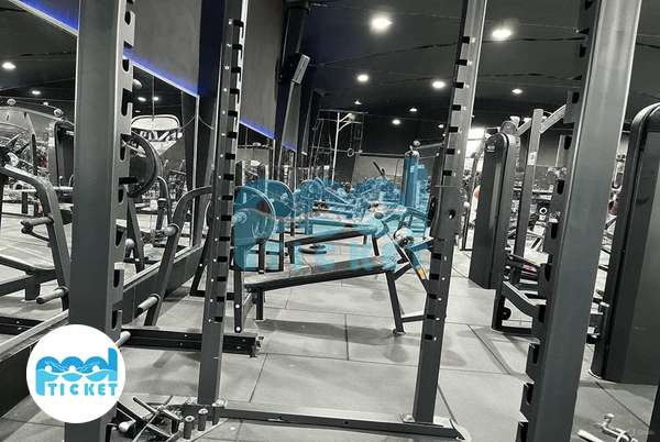 عکس محوطه باشگاه بدنسازی M۲ قم