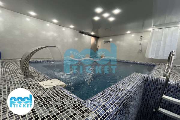 استخر باشگاه بدنسازی M۲ قم تصویر