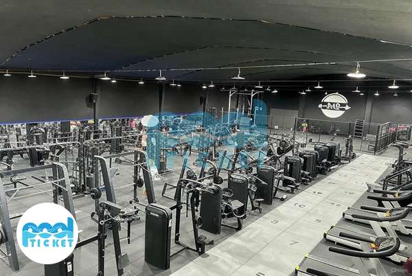 سالن رختکن باشگاه بدنسازی m2 قم تصویر