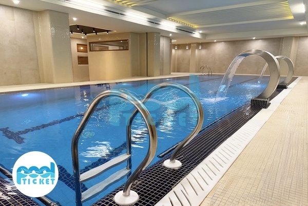 عکس استخر هتل پیروزی اصفهان