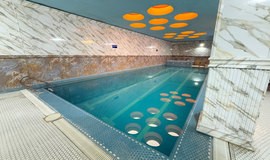 استخر هتل عالی‌ قاپو اصفهان تصویر