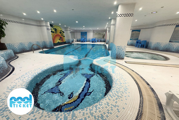 محوطه استخر هتل ونوس اصفهان تصاویر